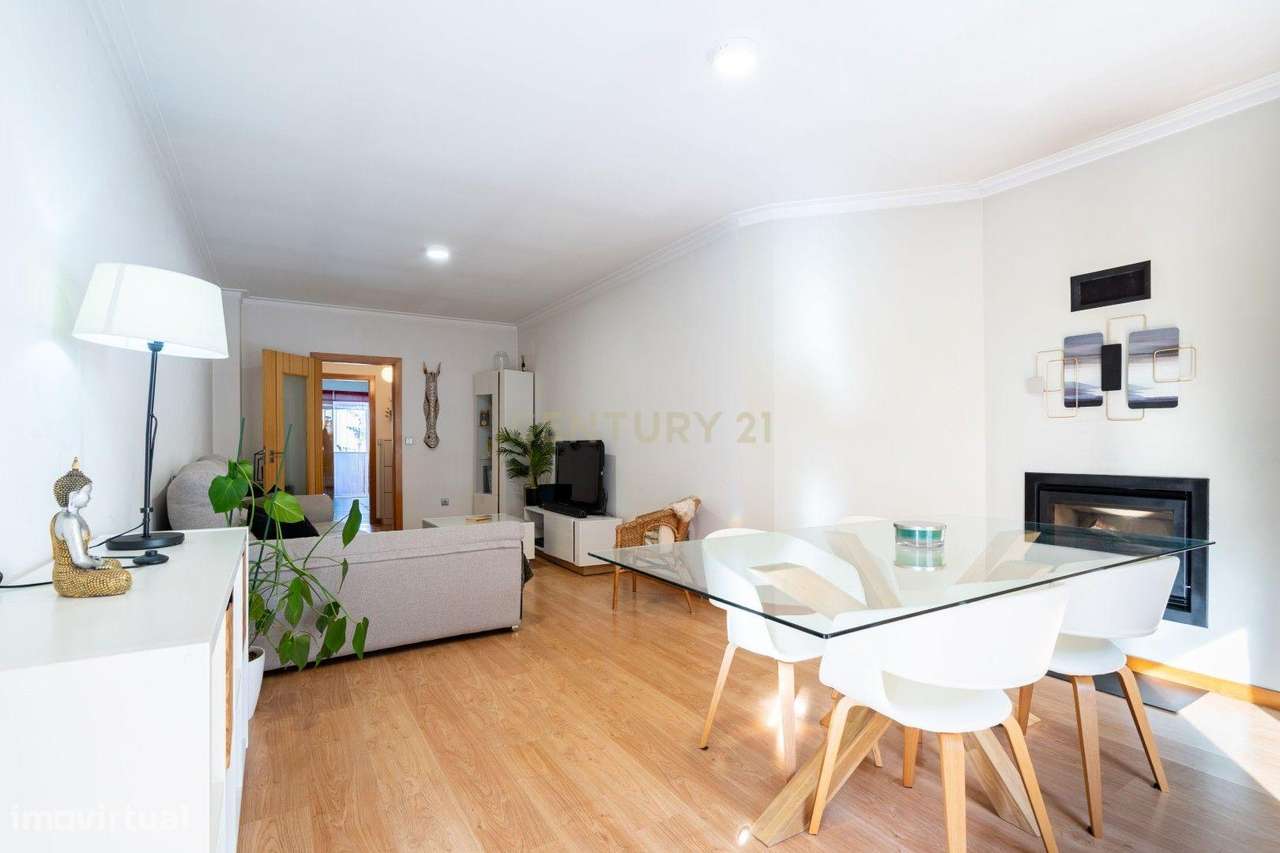 Excelente Apartamento T2 com elevador e garagem-19