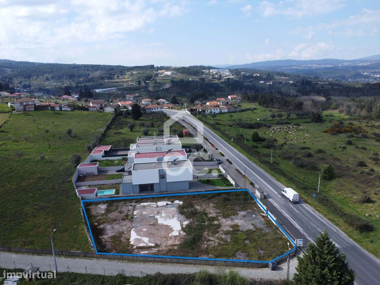 Terreno para construção com duas frentes , com área de 1320 m2 - Grande imagem: 5/20