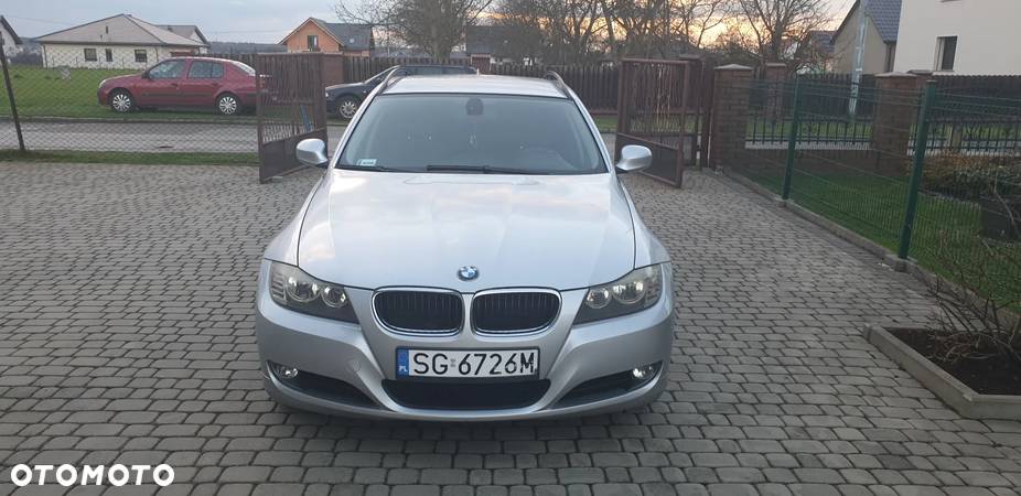 BMW Seria 3 318i - 1