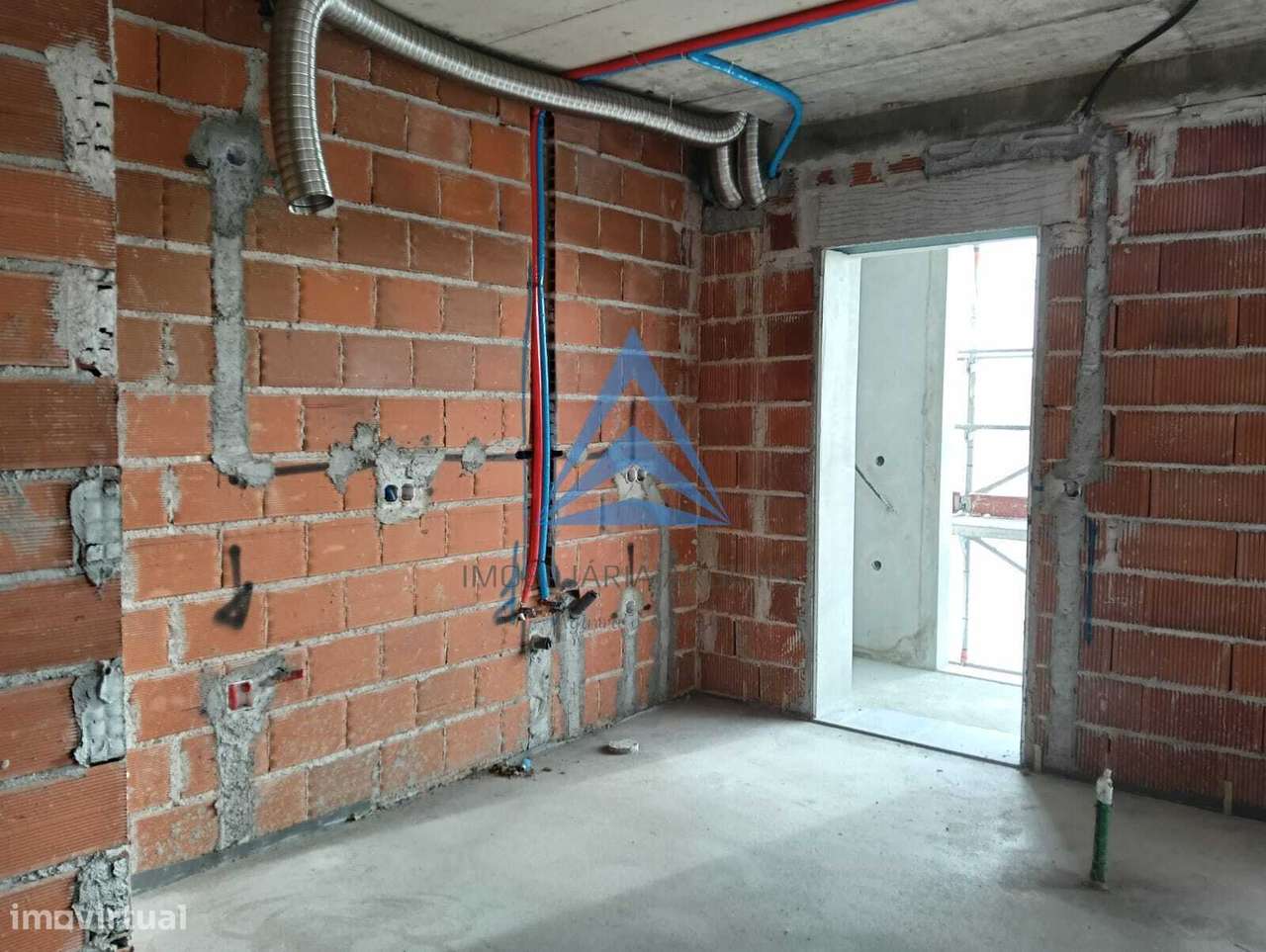 Apartamento T2 - Urbanização Casal Monteiro - Pombal-7