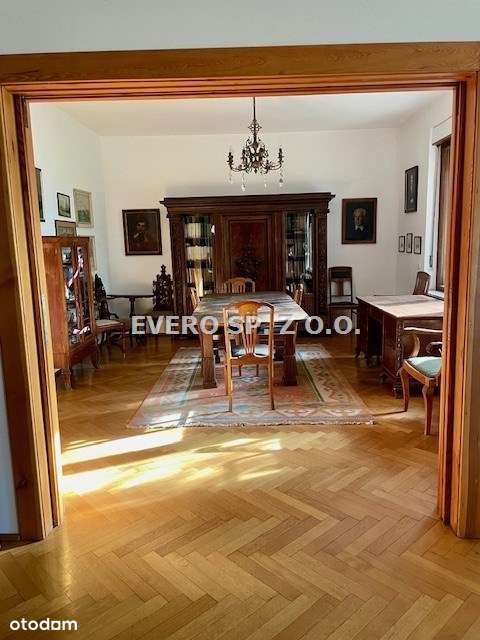 Klasyczna willa na Karłowicach-0