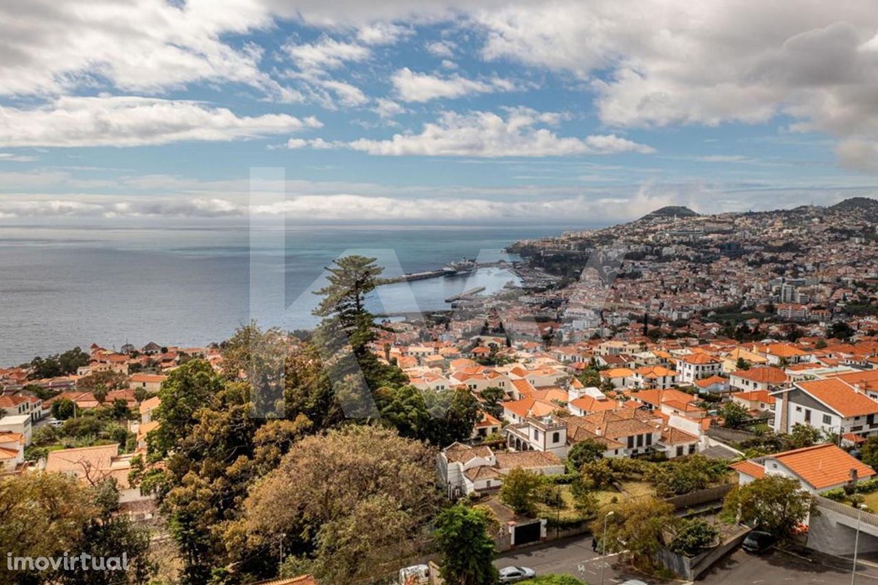 TERRENO PARA CONSTRUÇÃO NA QUINTA DO FAIAL ( Santa Maria Maior)