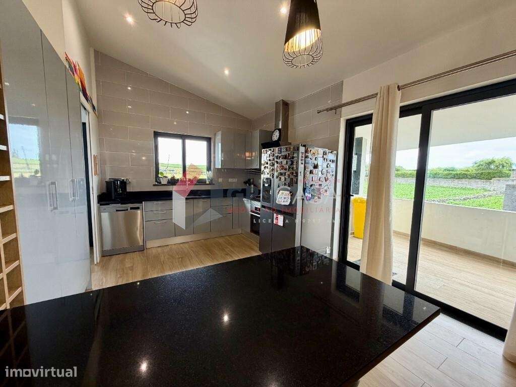 Moradia T3 de arquitetura moderna com excelentes áreas!-22