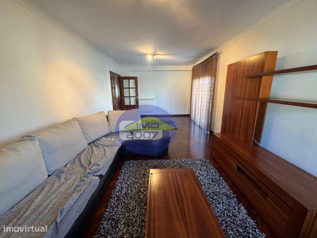 Apartamento T3 com terraço em Paços de Brandão-11