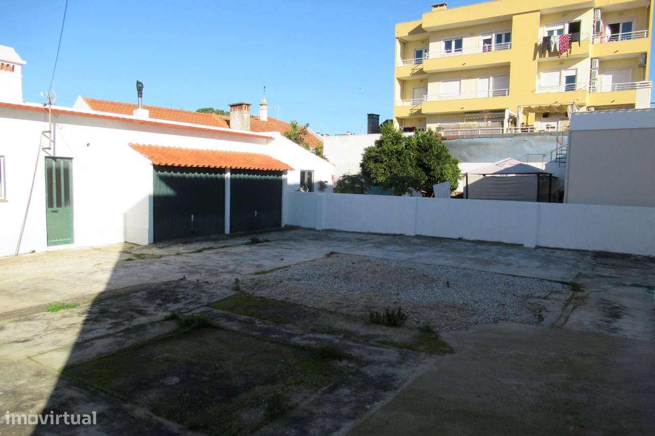 MORADIA V1, 2 GARAGENS E LOGRADOURO. - Grande imagem: 3/14