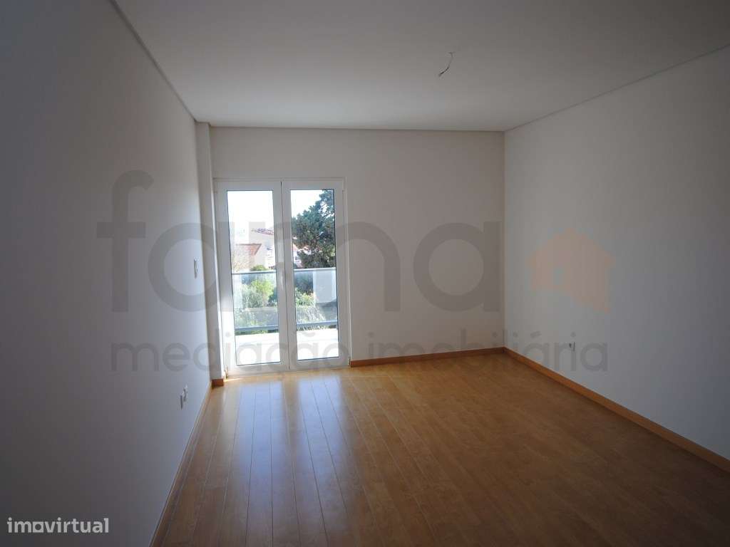 T3 Duplex com terraço centro da Parede-24
