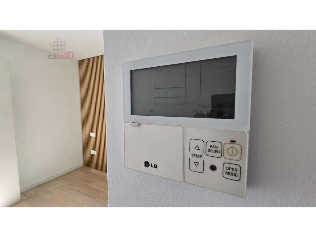 Excelente T1 para venda no Palácio Mesquitela, Chiado-9