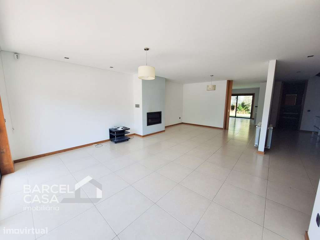 Moradia T4 em banda para arrendar em Adães - Barcelos - Grande imagem: 3/10