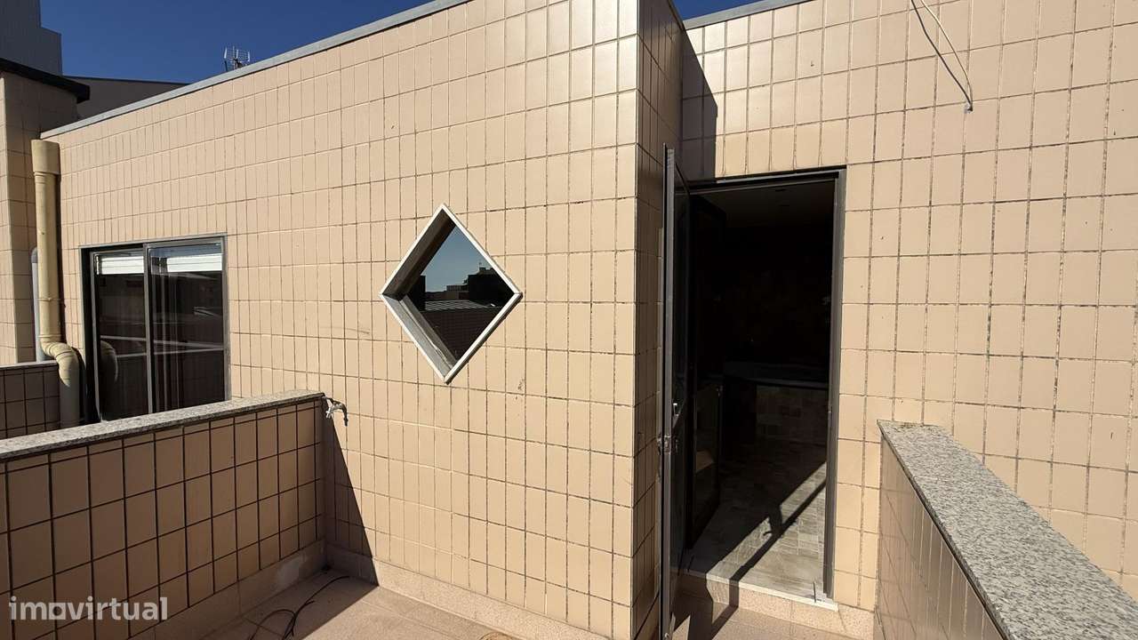 Apartamento T3 Duplex (Terraço e Vista Mar)-27