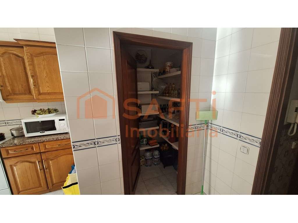 APARTAMENTO T4 Excelente Conservação - Grande imagem: 5/29