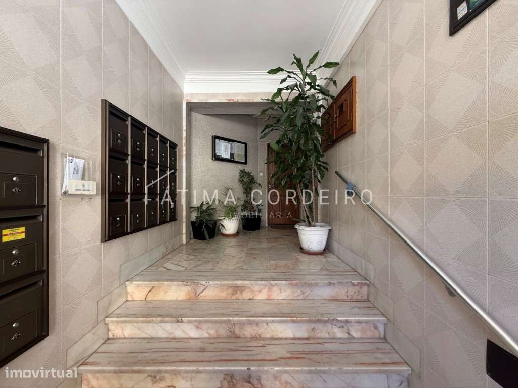 Excelente apartamento T2 com vista para a Serra de Sintra-25