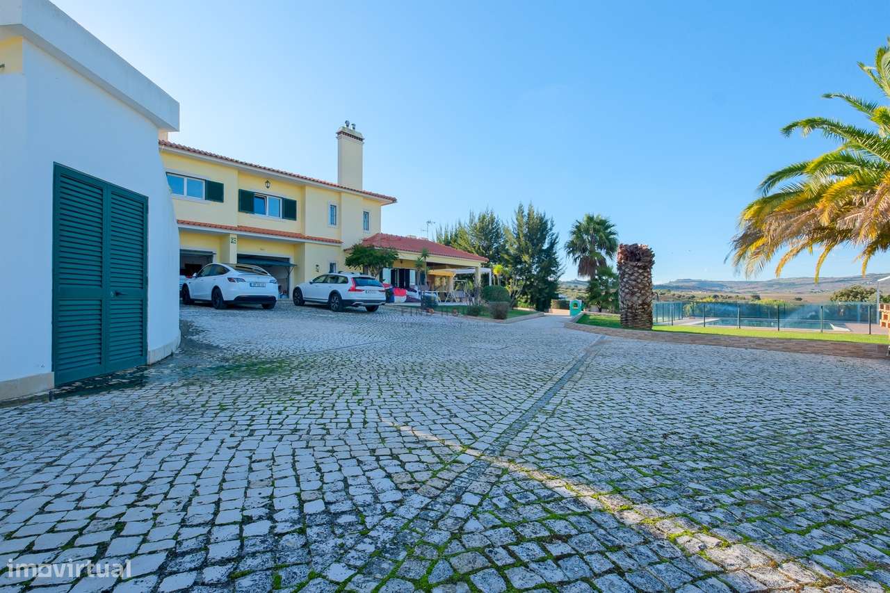 Moradia Isolada T4 com piscina, campo de ténis e logradouro em Cachoei-11