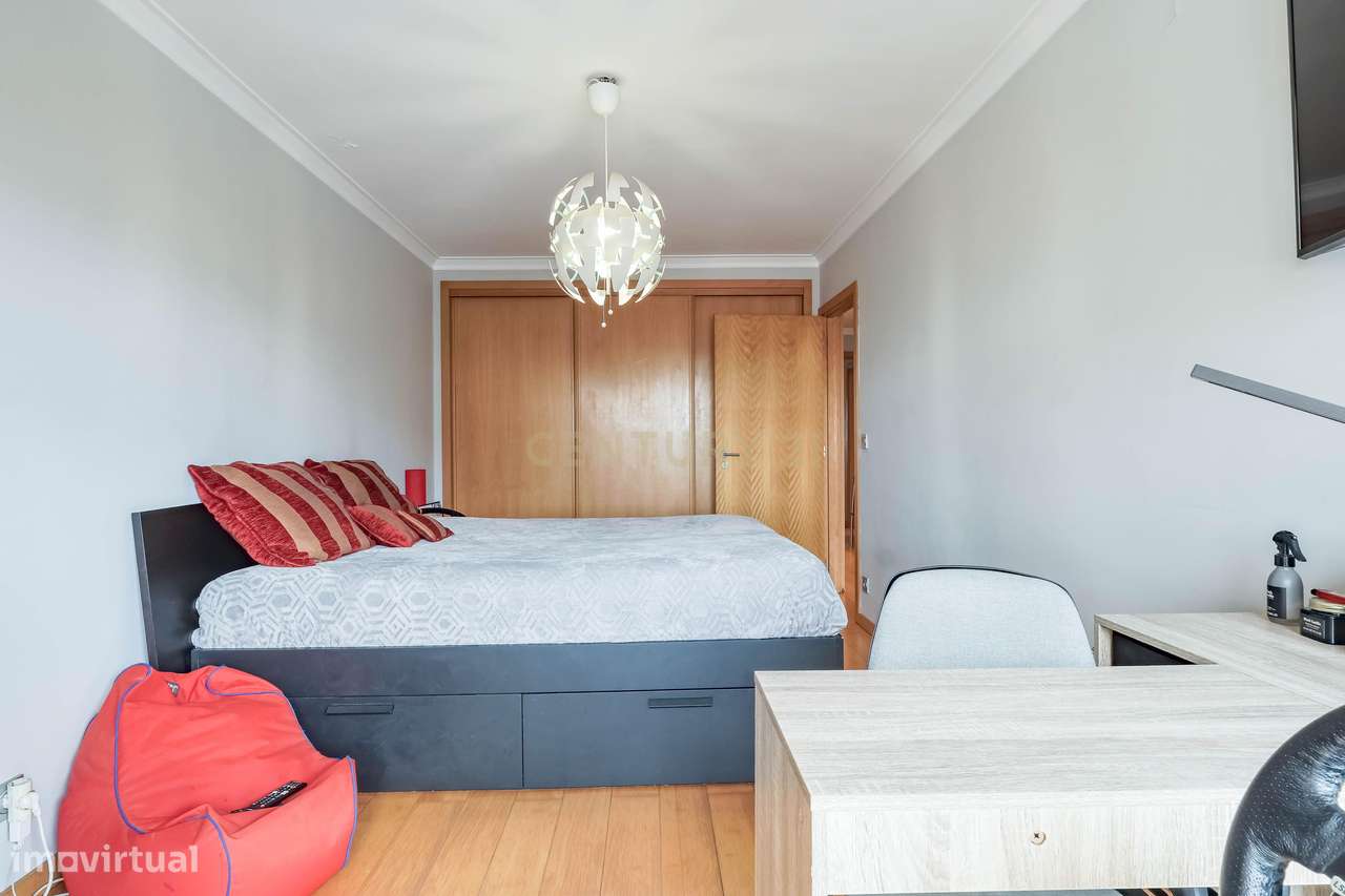 Apartamento T3 em Aguas Santas com Suite e garagem-8