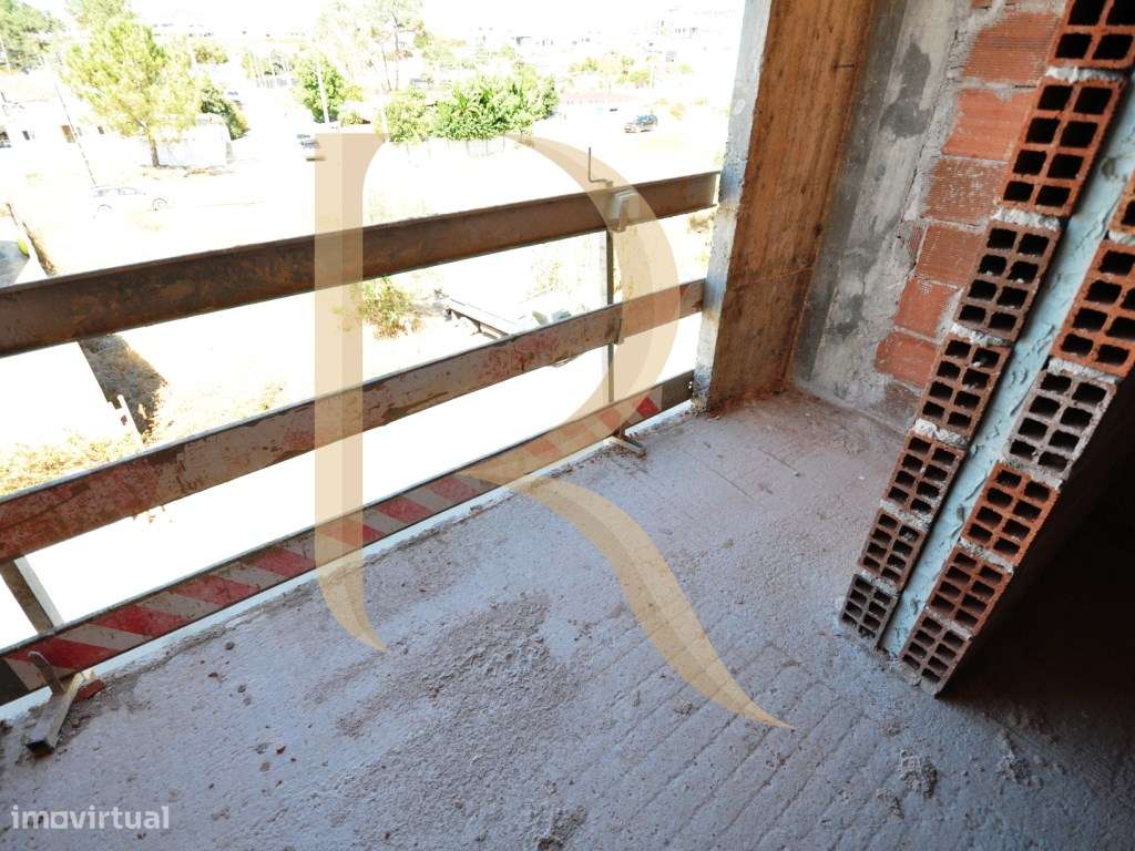 Apartamento novo duplex T3+2 com garagem, elevador e varandas em Va...-7