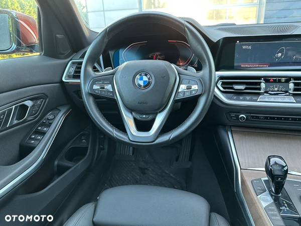 BMW Seria 3 330i xDrive Sport Line - 15