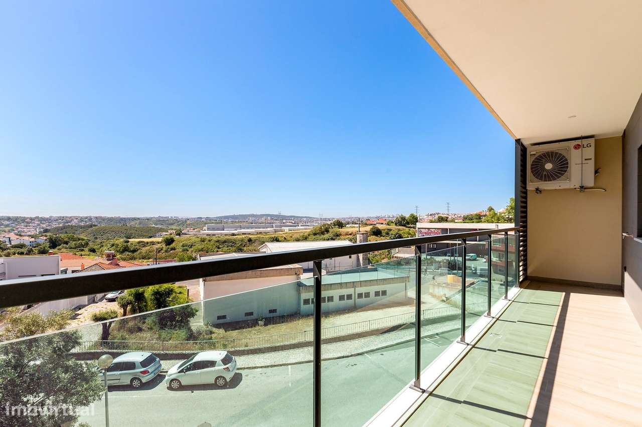 T3 Famões | Varandas | Piscina | Garagem-16