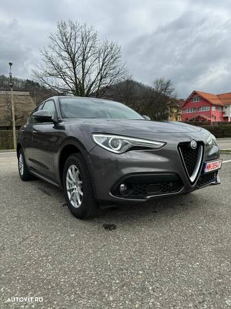 Alfa Romeo Stelvio 2.2 Diesel 16V AT8-Q4 Executive - 2