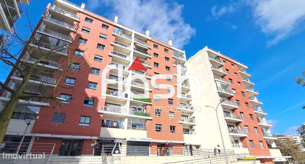 Apartamento T3 com 4 parqueamentos em Odivelas-28