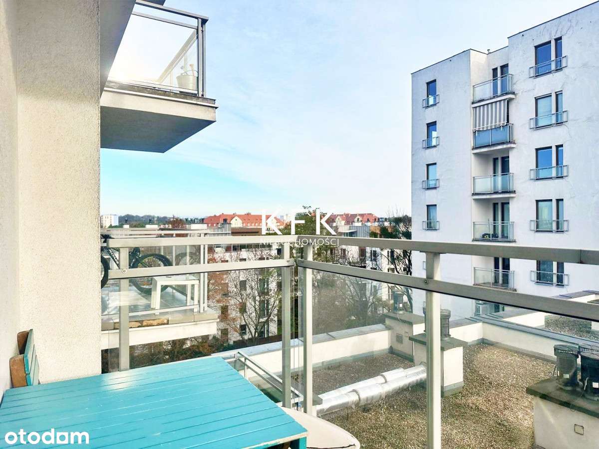 Dwa Balkony Os. Sztuk Pięknych 3 Pokoje Film-17