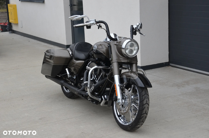 Harley-Davidson Touring Road King - 17