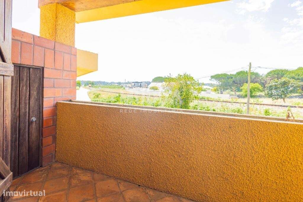 Oportunidade em Azurva – Moradia Isolada com Grande Terreno!-41