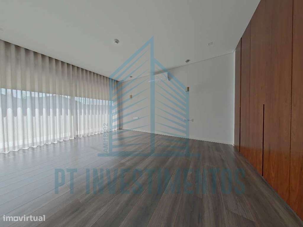 Moradia semi-nova T5+1 em Santa Joana - Aveiro-51