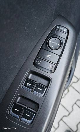 Kia Sportage 2,0 CRDI AWD Platinum - 18