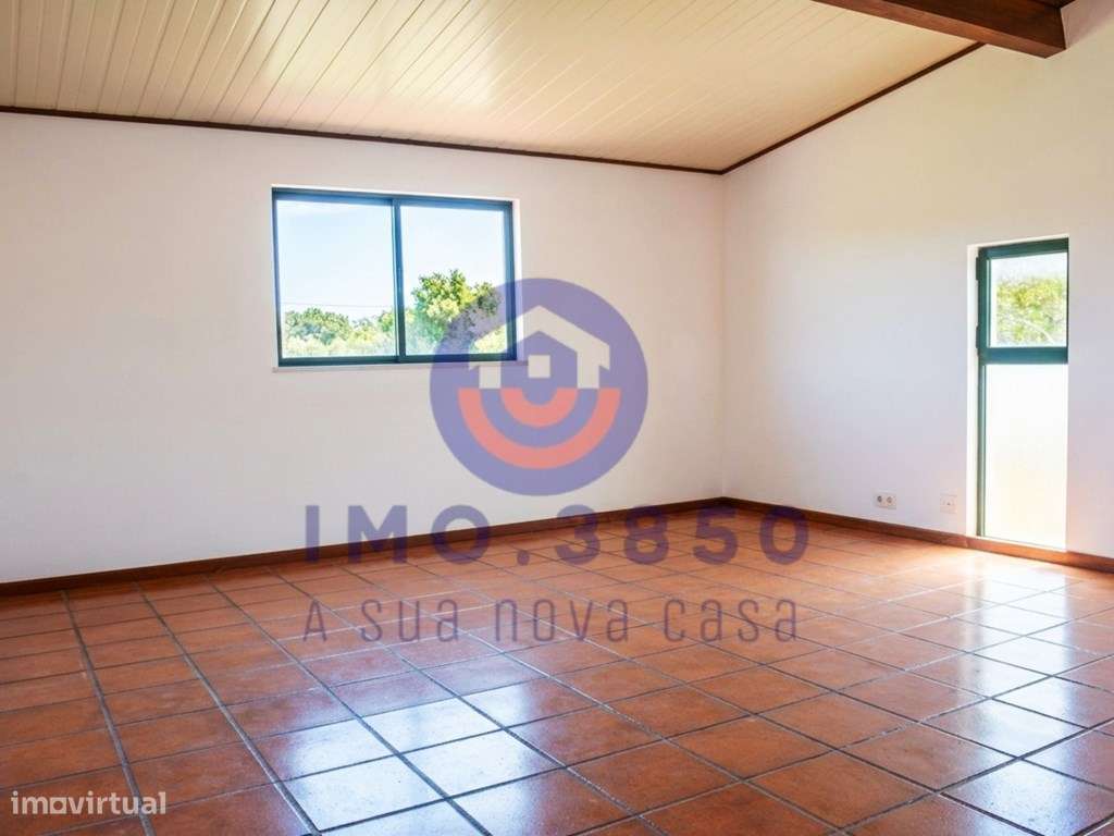 Moradia T4 c/ excelentes áreas-16