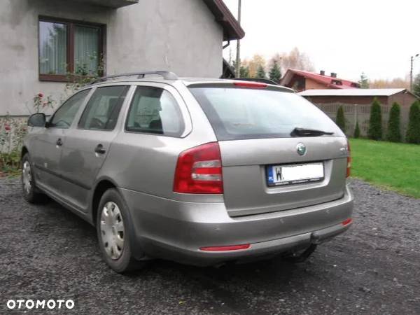 Skoda Octavia 1.6 Ambiente - 6