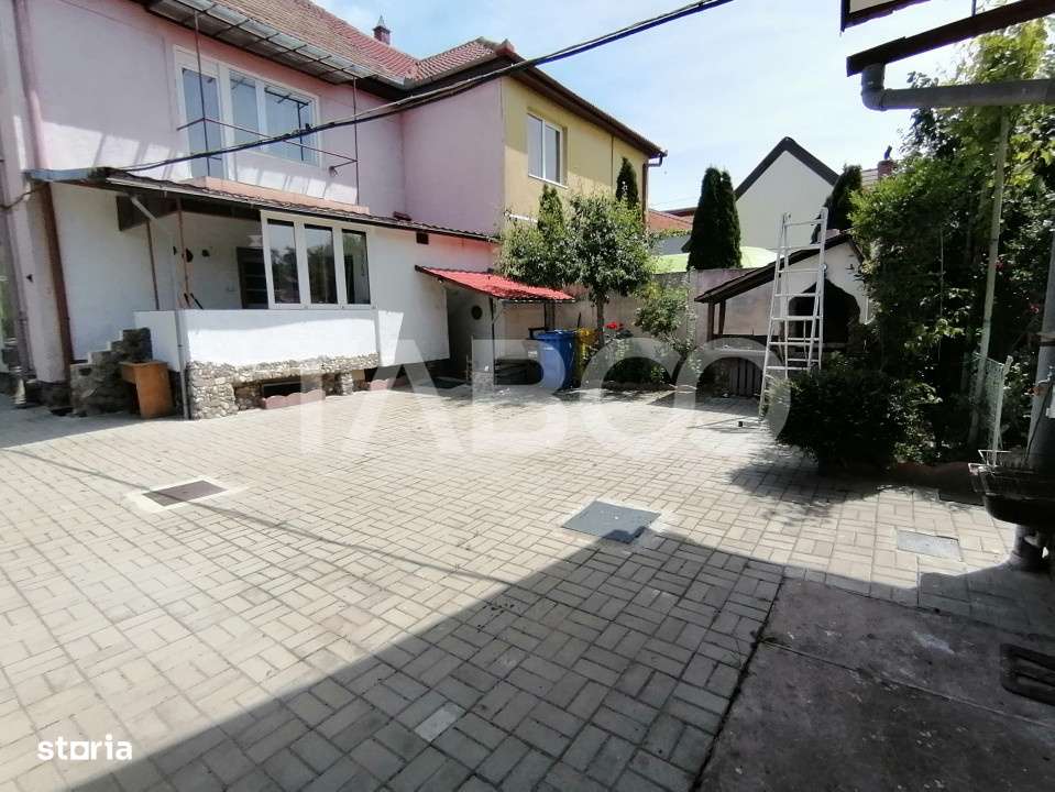 Casa in zona Centrala din Sibiu cu 6 camere garaj pivnita teren 585 mp - Imagine principală: 3/19