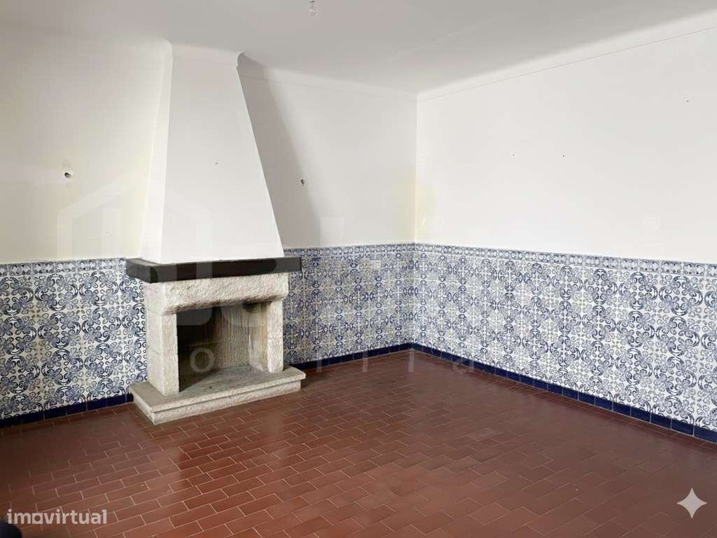 Casa T2+2 à Venda no Centro Histórico de Benavente Ampla e com Espa... - Grande imagem: 4/36