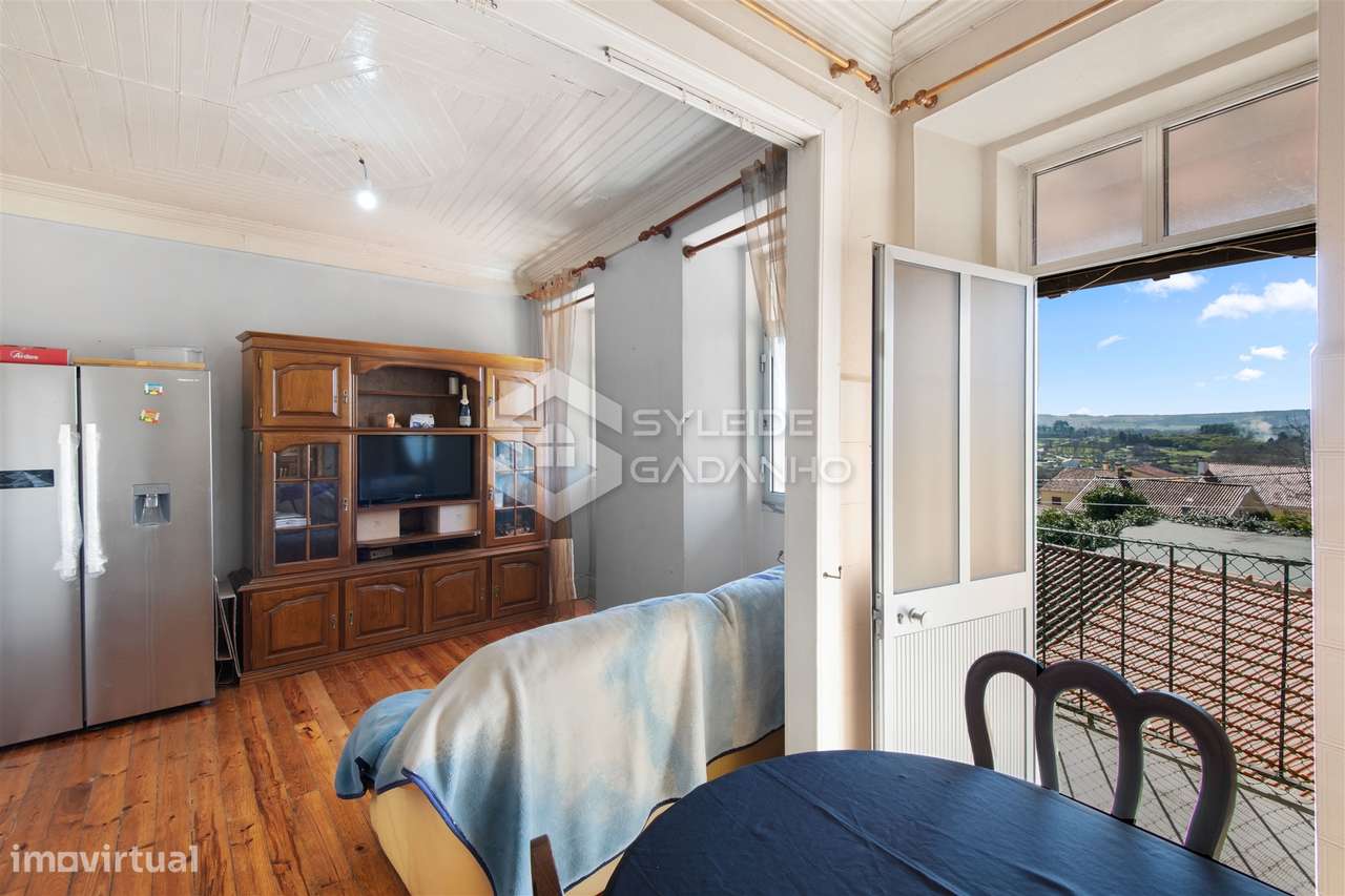 Prédio para venda centro de Caria com comércio no rés-do-chão e ampla-35