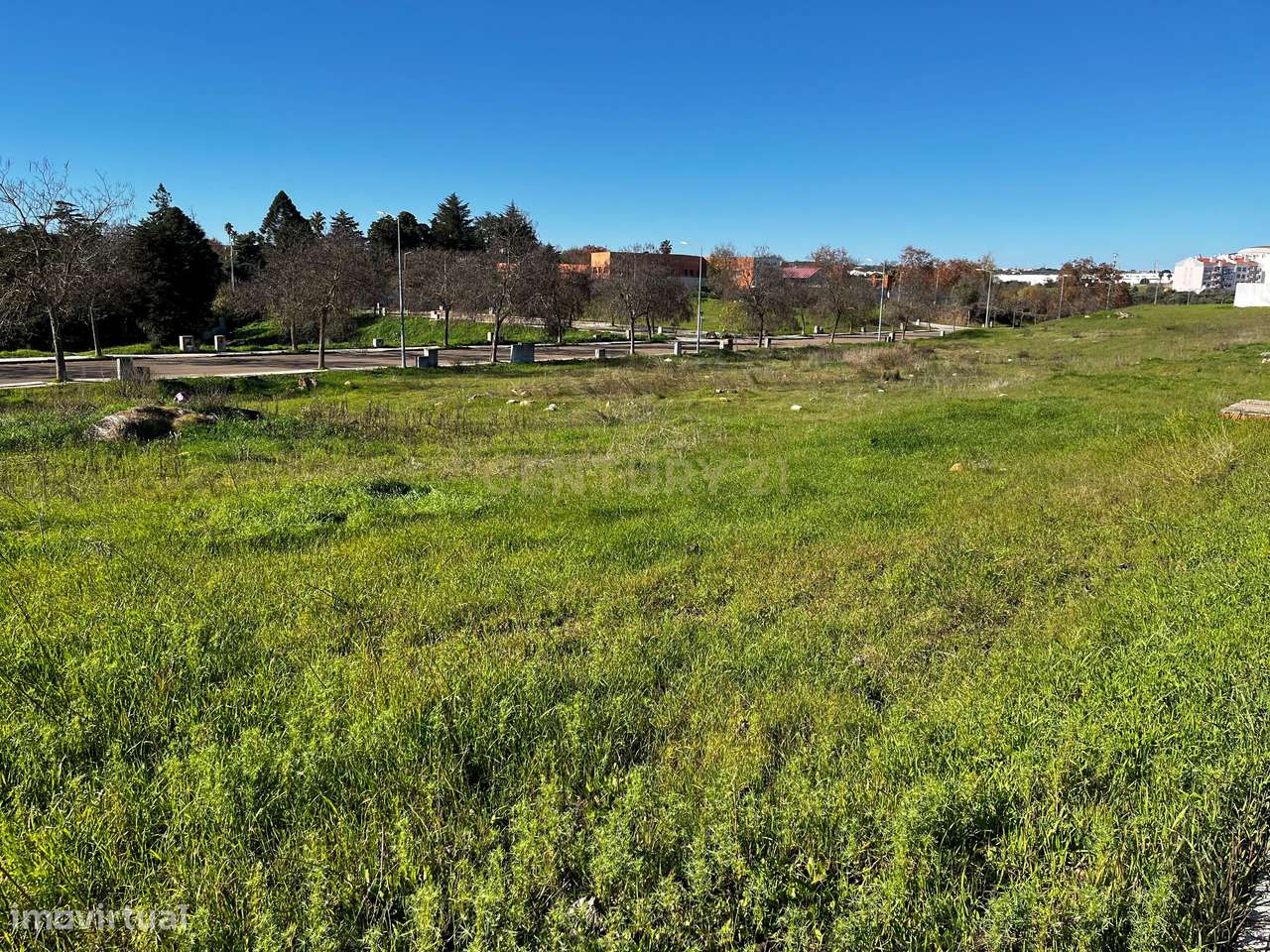 Lote 403m2 para construção de moradia isolada em zona nobre da cidade - Grande imagem: 4/6