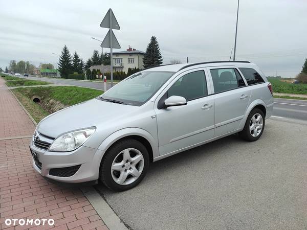 Opel Astra 1.9 CDTI Caravan DPF Edition 111 Jahre - 1