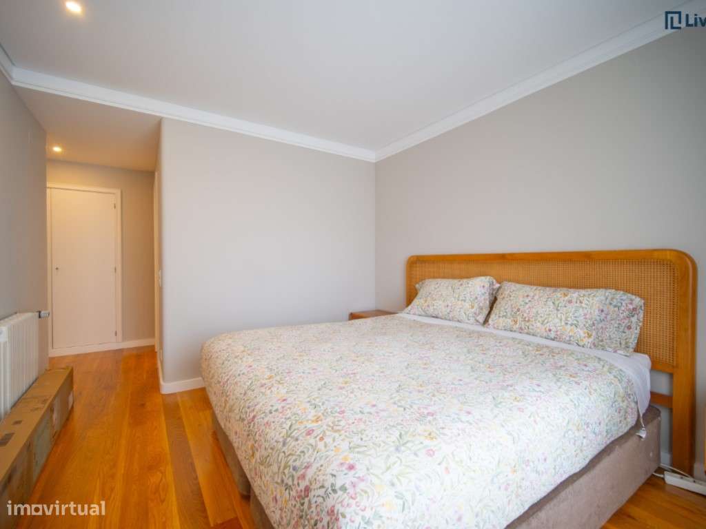 T4+1 de 200m² Renovado com 2 Suites-29