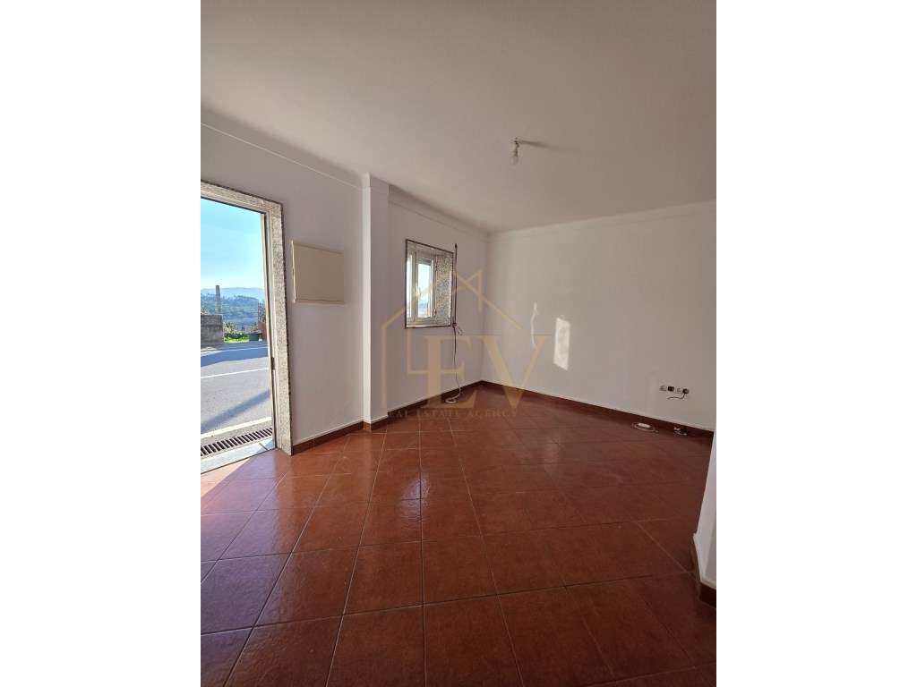 Moradia T3+T3+T2 em Gandarela - Guimarães-25