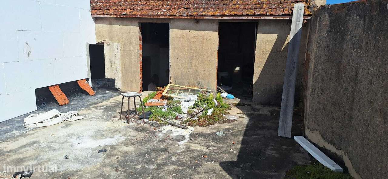 Moradia  para remodelação com Elevado Potencial em Anagueis-22