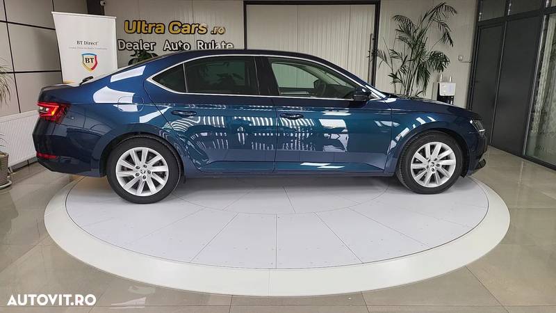 Skoda Superb 2.0 TDI Premium Edition - 7