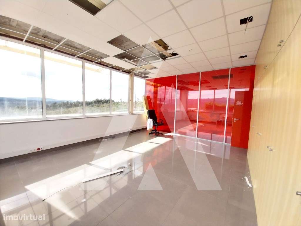 Armazém e Moradia em Oliveira de Frades - Grande imagem: 5/55