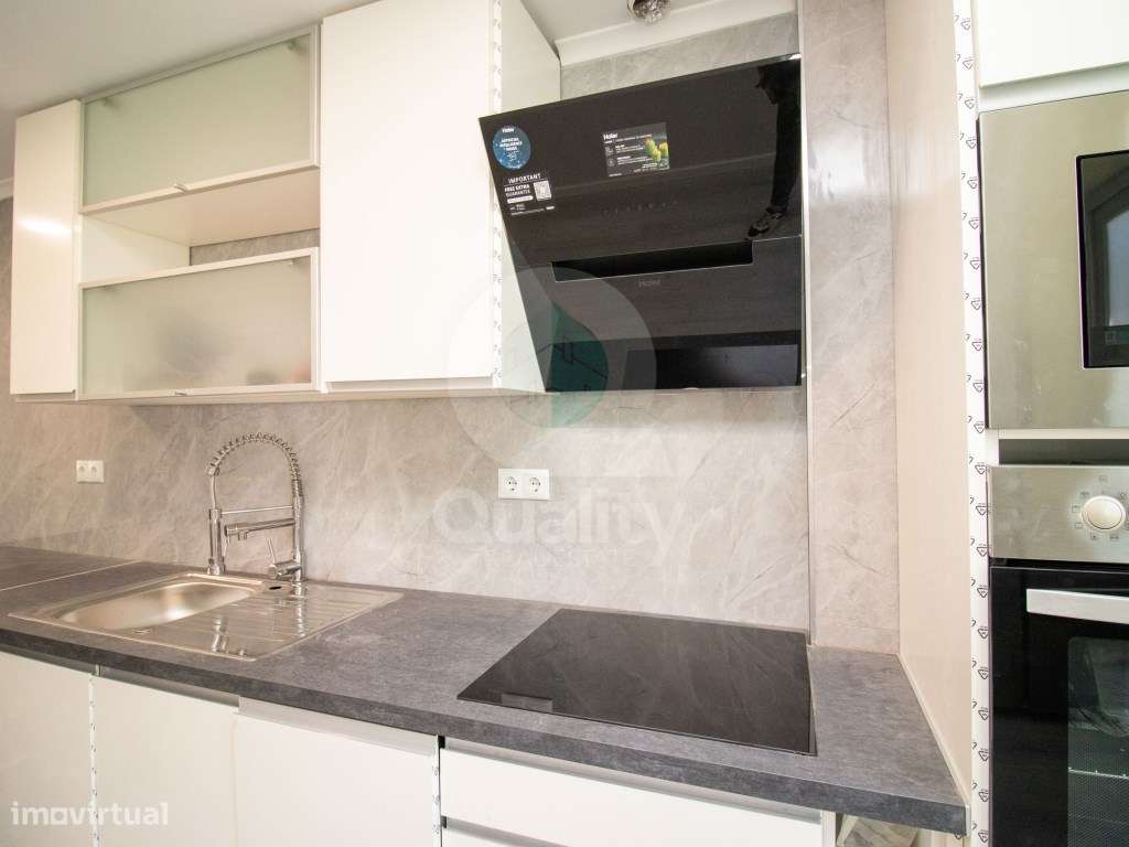 Apartamento T2 totalmente remodelado, localizado numa das zonas mai...-7