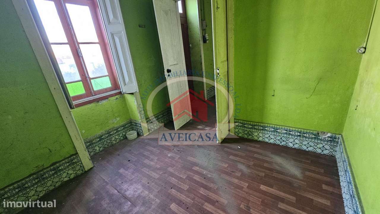 Moradia antiga para recuperar e expandir-12