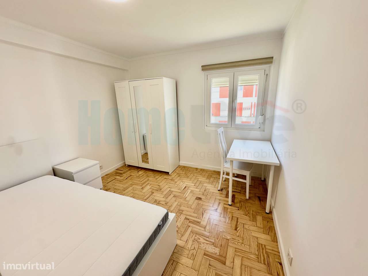 Apartamento T4 Remodelado e Mobilado Charquinho, Benfica-7