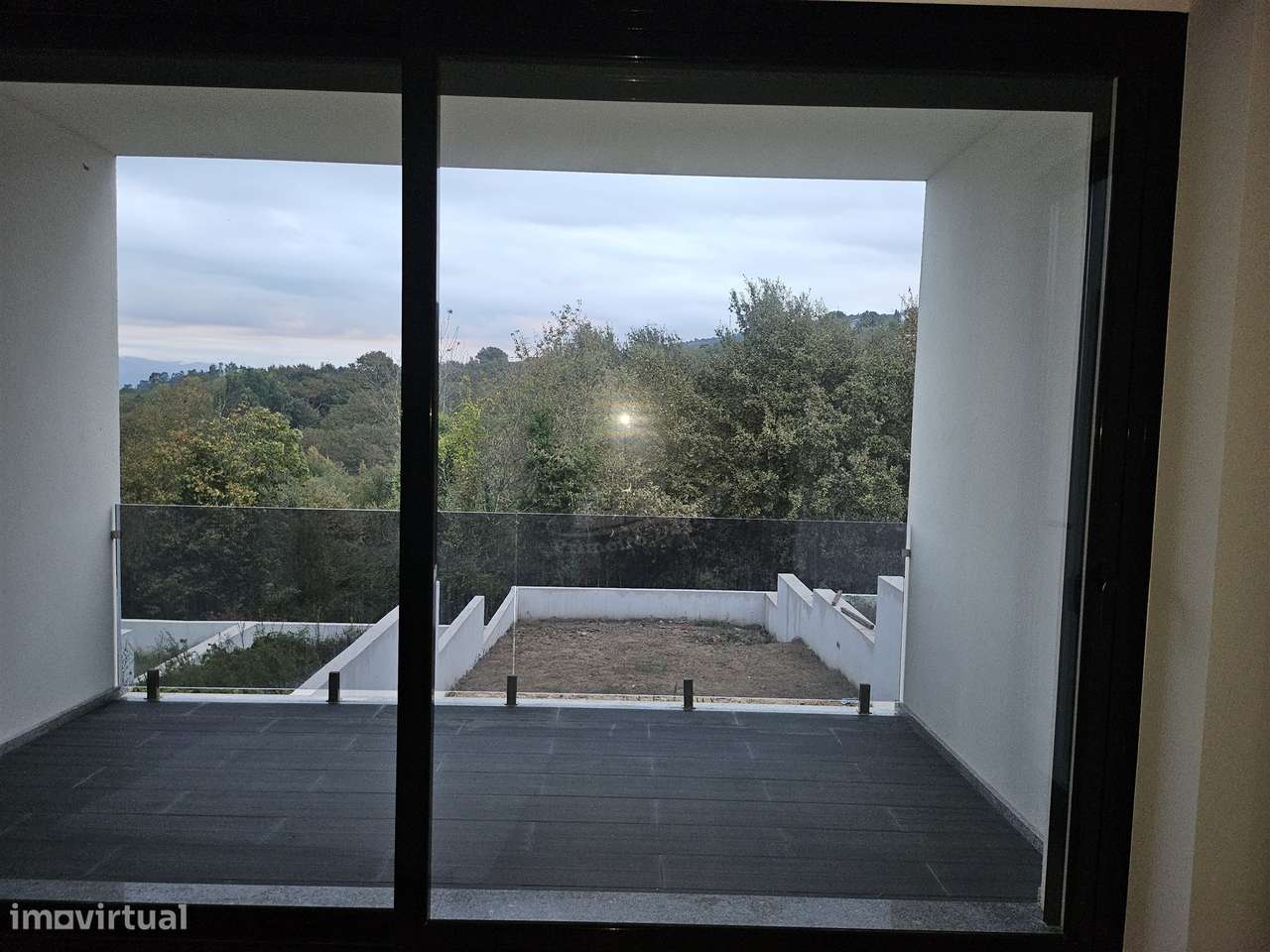 Moradia em banda em Santa Lucrécia-19