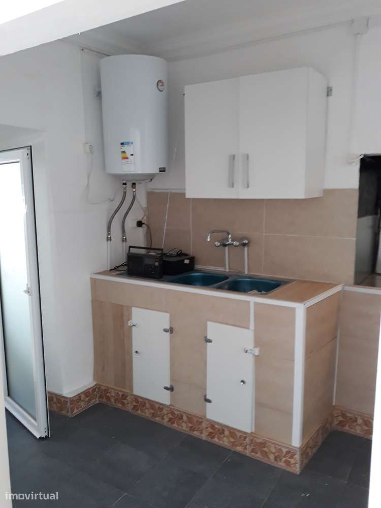 Casa de aldeia localizada na Carvoeira - Grande imagem: 4/8