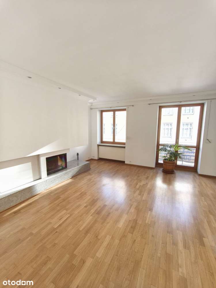 Mieszkanie z kominkiem, piwnicą i parkingiem w sercu Powiśla-1