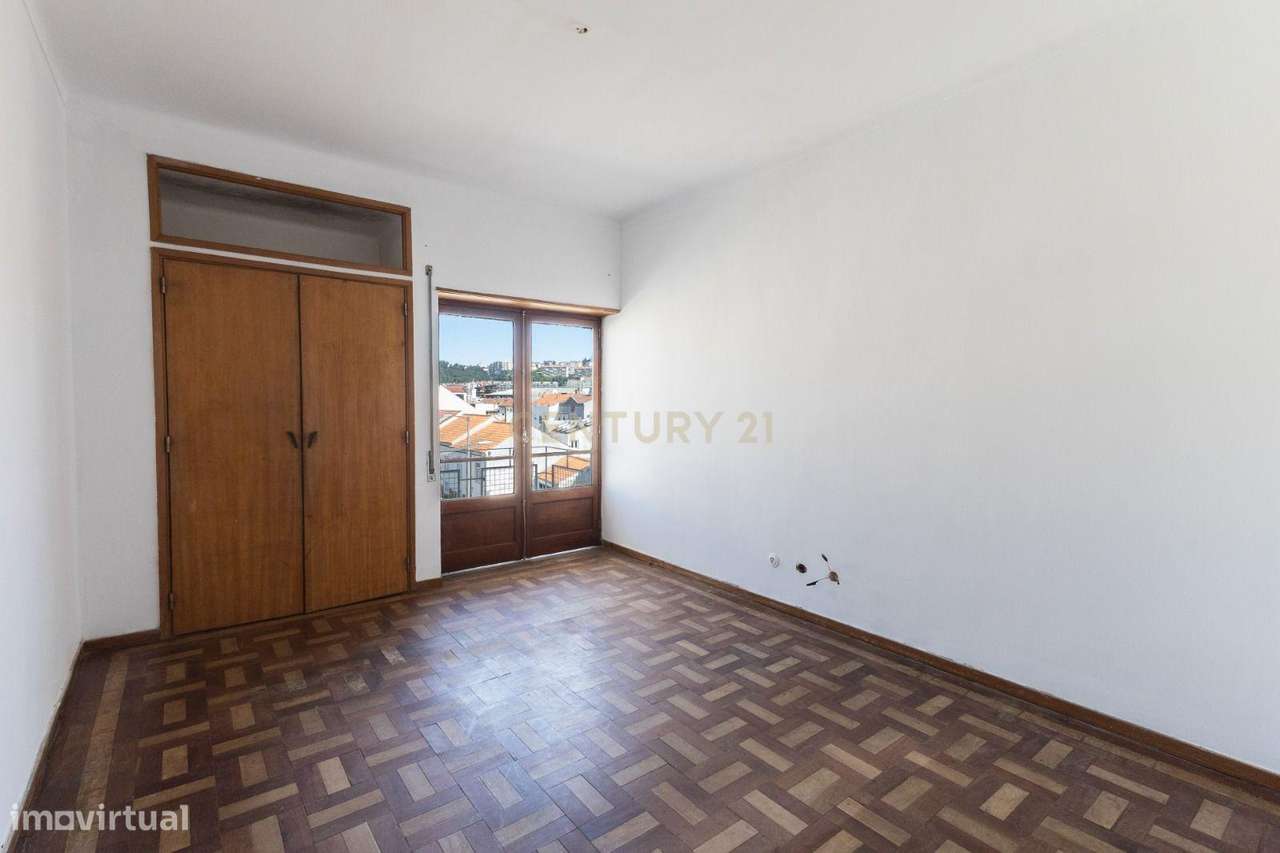 T2 com Sótão no Bairro Norton de Matos-14