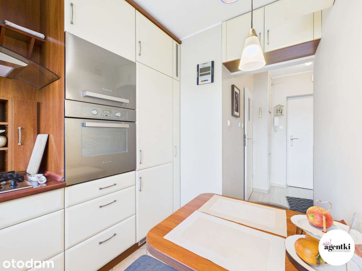 Kawalerka z balkonem, świetna lokalizacja-5