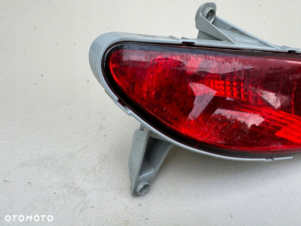 HYUNDAI I30 KOMBI 07-12R LAMPA PRZECIWMGIELNA PRAWY TYŁ PRAWA TYLNA - 2