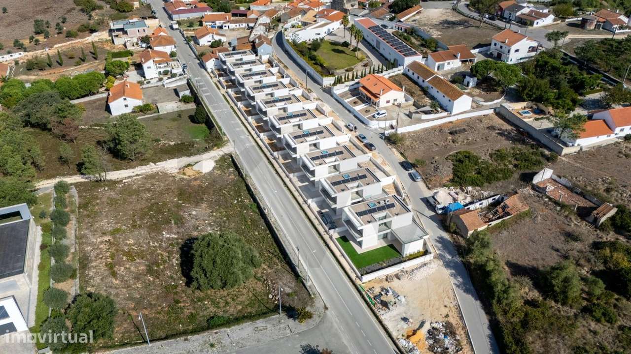 Moradias de Luxo Junto ao Muro da Real Estrada D. Maria I-34