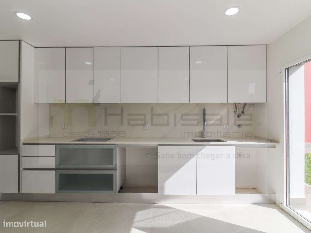 Moradia T3, situada em Areia Cascais, a curta distância da praia do...-18